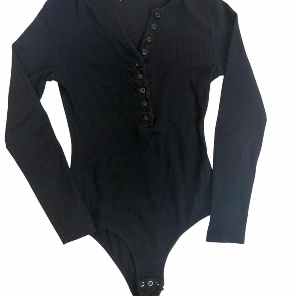 Reoria black long sleeve bodysuit with button detail